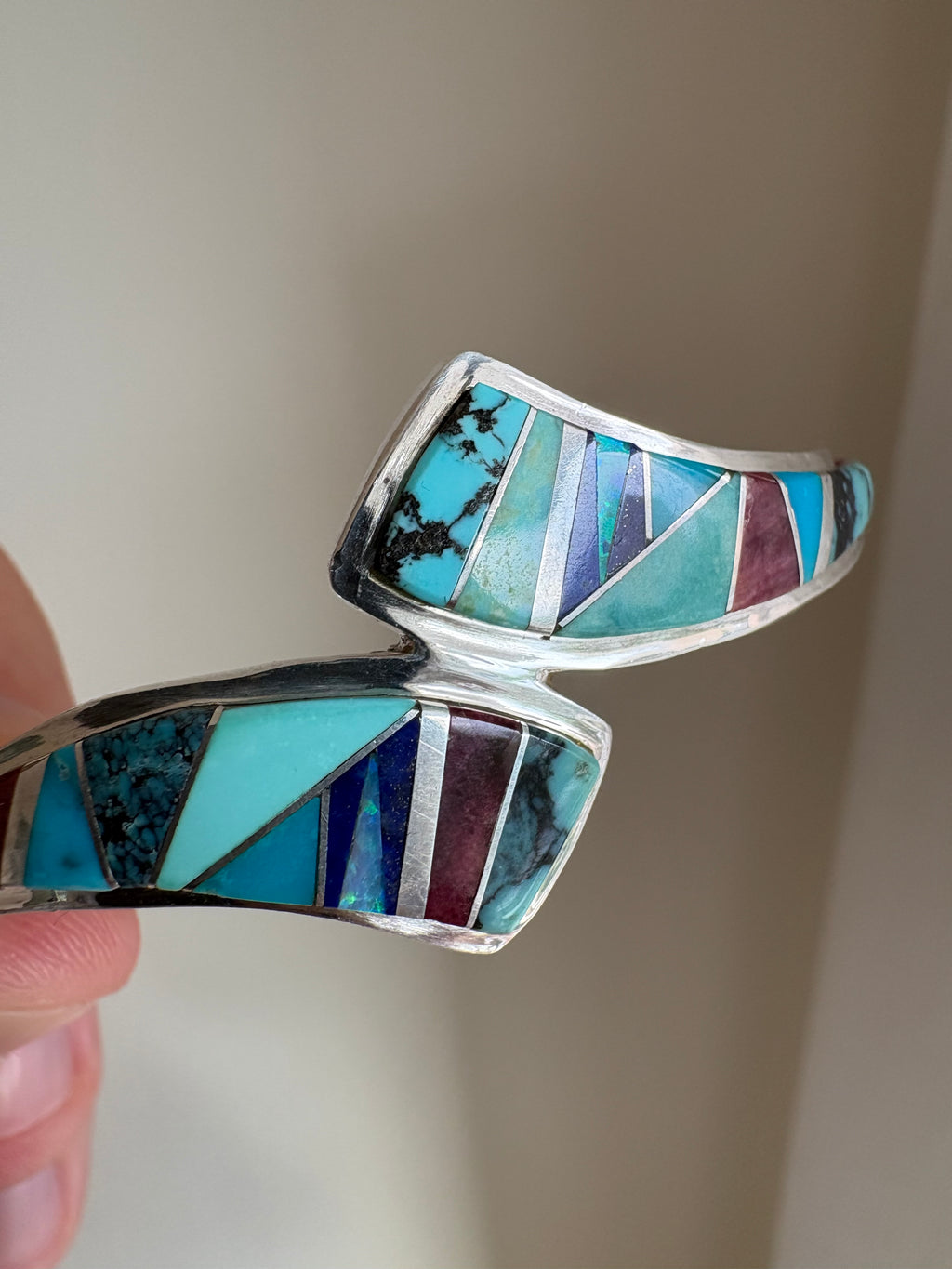 Signerat Navajo Armband i Sterling Silver & Gemstone Inlay – Ella David (TSF)