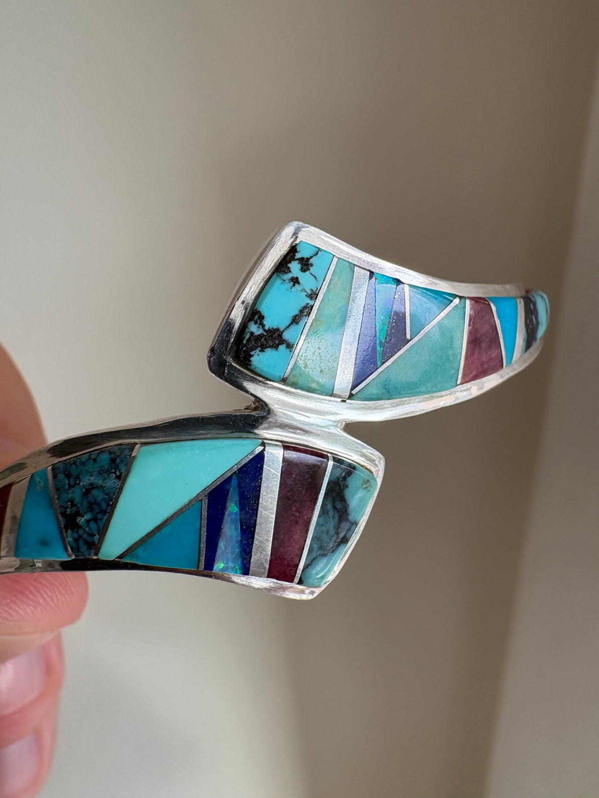 Signerat Navajo Armband i Sterling Silver & Gemstone Inlay – Ella David (TSF)
